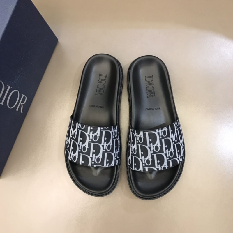 ch**an D*or slippers